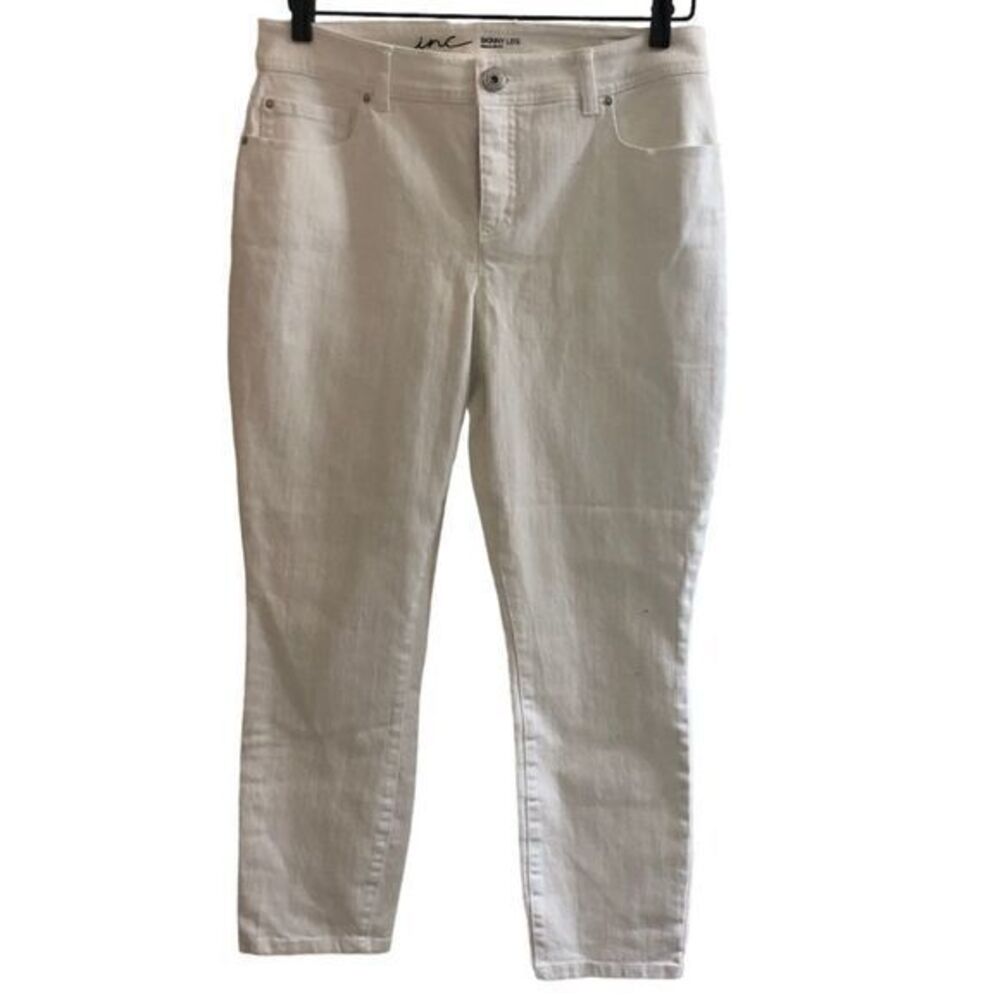INC International Concepts Women's White Mid Rise Cropped‎ Jeans.